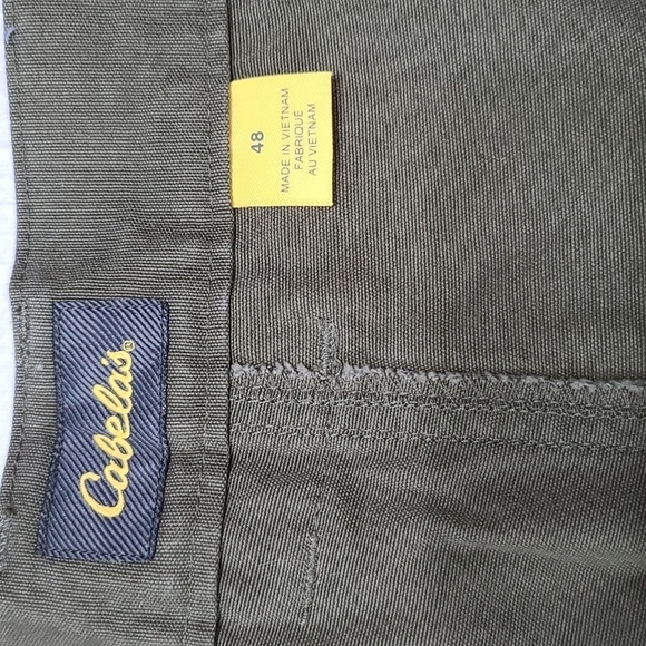 Cabela's Mens Shorts Bundle 2 Khaki Green/Tan Multiple Pockets Elastic Sz 48 EUC - Picture 5 of 12